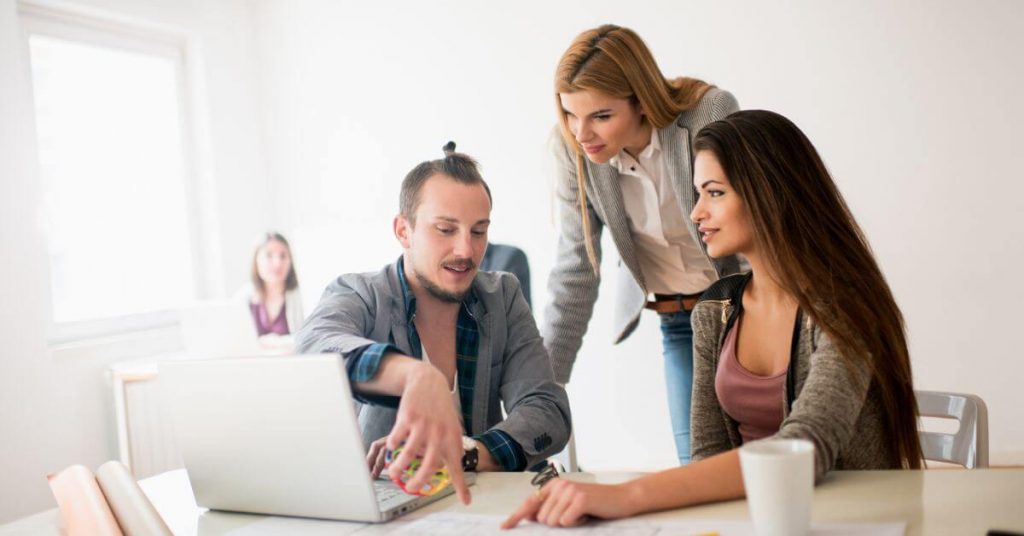 How to Design Solar Sale Proposal to Convert Leads to Customers?